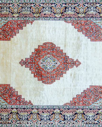 Regular silk carpet, size: 4 feet by 6 feet