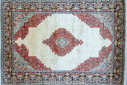 Regular silk carpet, size: 4 feet by 6 feet