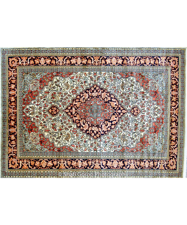 Regular silk carpet, size: 4 feet by 6 feet