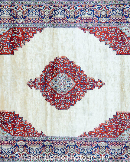 Regular silk carpet, size: 4 feet by 6 feet