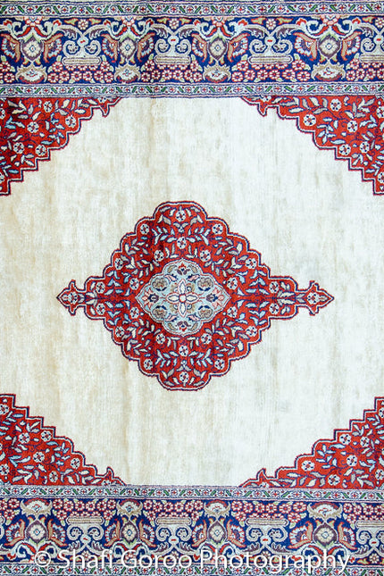 Regular silk carpet, size: 4 feet by 6 feet