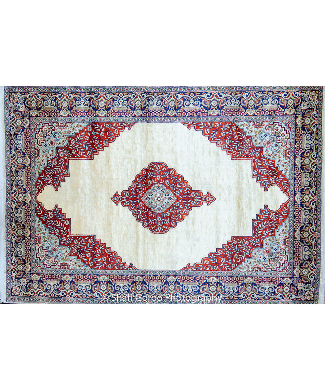 Regular silk carpet, size: 4 feet by 6 feet