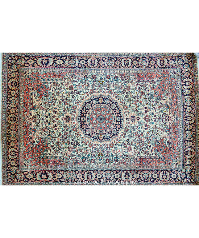 Regular silk carpet, size: 4 feet by 6 feet