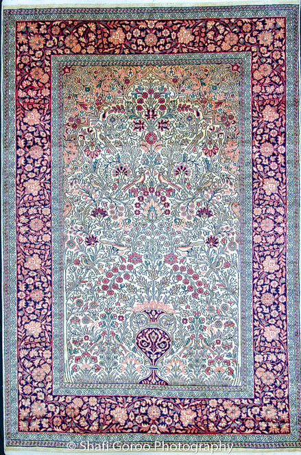 Regular silk carpet, size: 4 feet by 6 feet