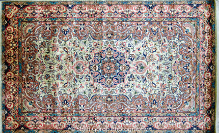 High knot silk on silk, size 3' x 5'