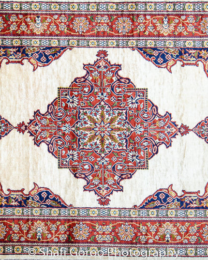 High knot silk on silk, size 3' x 5'