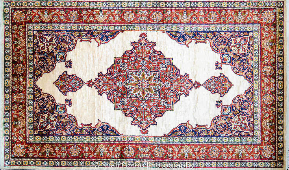 High knot silk on silk, size 3' x 5'