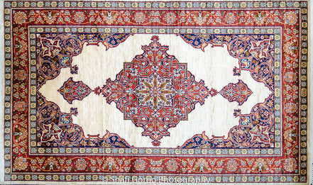 High knot silk on silk, size 3' x 5'