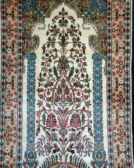Regular silk carpet, size: 2 feet 6 inches by 4 feet