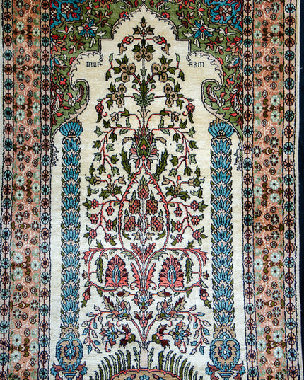Regular silk carpet, size: 2 feet 6 inches by 4 feet