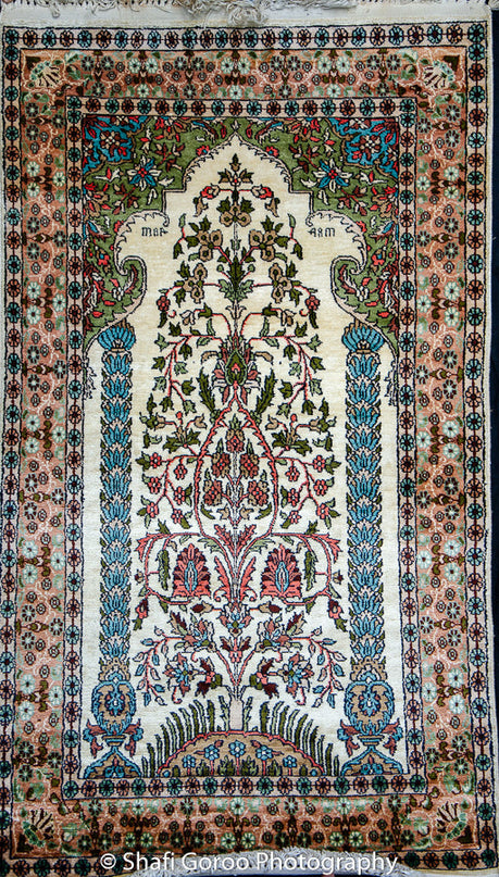 Regular silk carpet, size: 2 feet 6 inches by 4 feet