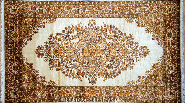Regular silk carpet, size: 3 feet by 5 feet