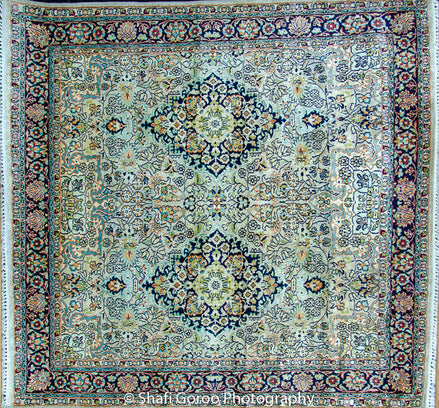 Regular silk carpet, size: 4 feet by 4 feet