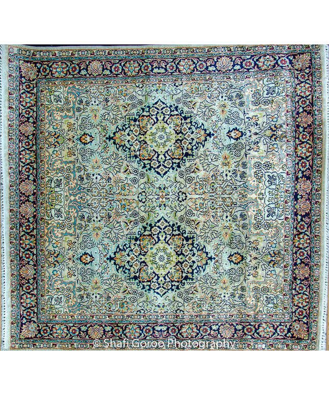 Regular silk carpet, size: 4 feet by 6 feet