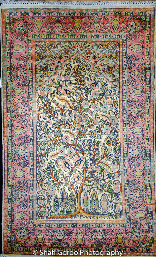 Regular silk carpet, size: 3 feet by 5 feet