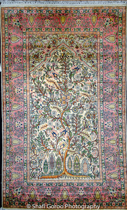 Regular silk carpet, size: 3 feet by 5 feet