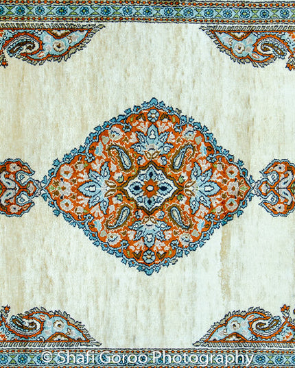Regular silk carpet, size: 3 feet by 5 feet