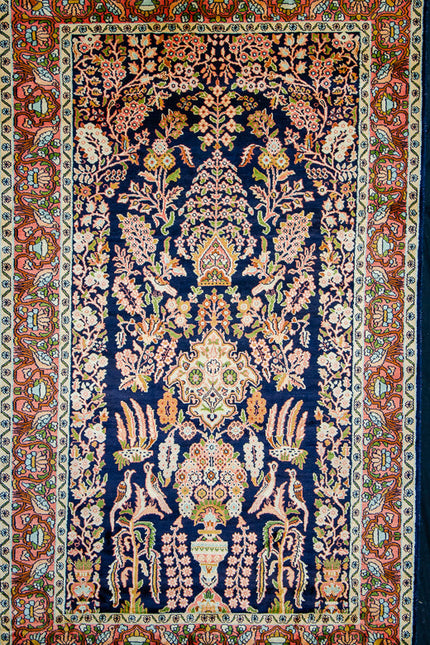 Regular silk carpet, size: 3 feet by 5 feet