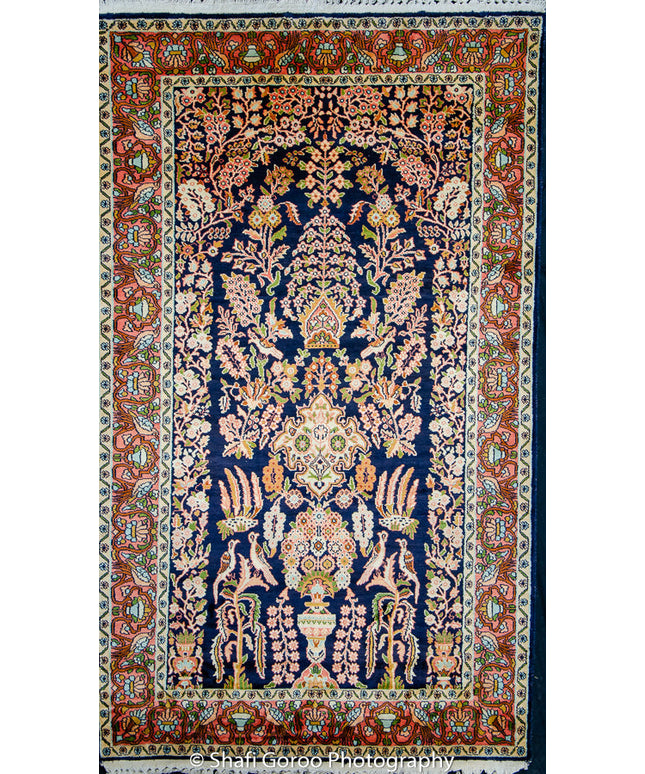 Regular silk carpet, size: 3 feet by 5 feet