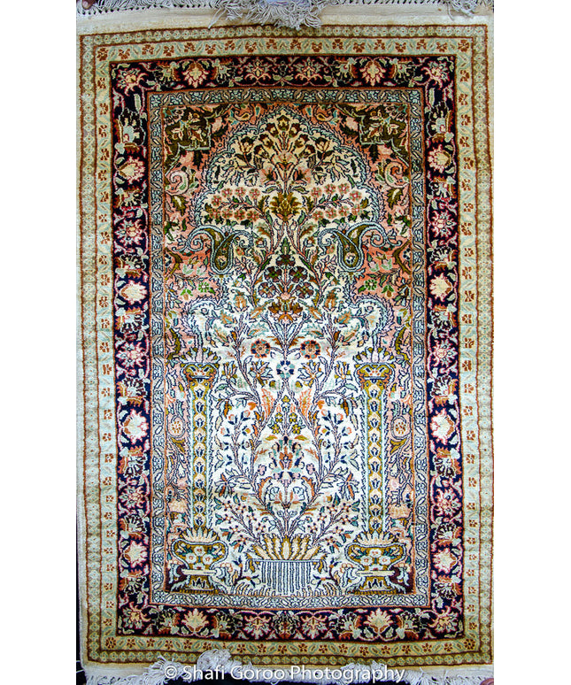 Regular silk carpet, size: 2 feet 6 inches by 4 feet