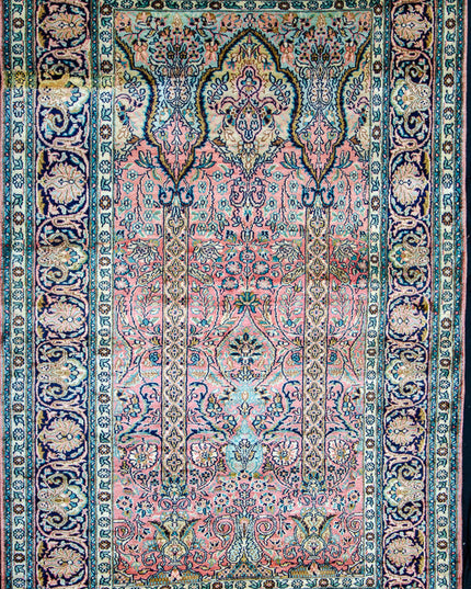 Regular silk carpet, size: 3 feet by 5 feet