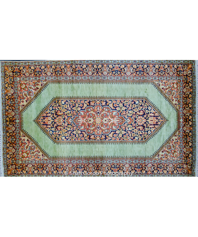 Regular silk carpet, size: 3 feet by 5 feet