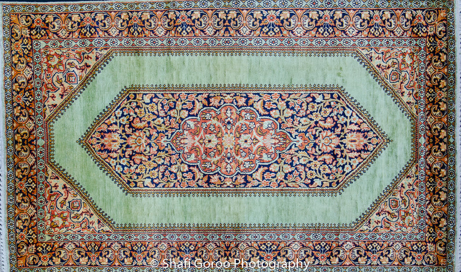 Regular silk carpet, size: 3 feet by 5 feet