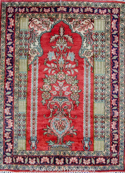 Regular silk carpet, size: 2 feet by 3 feet