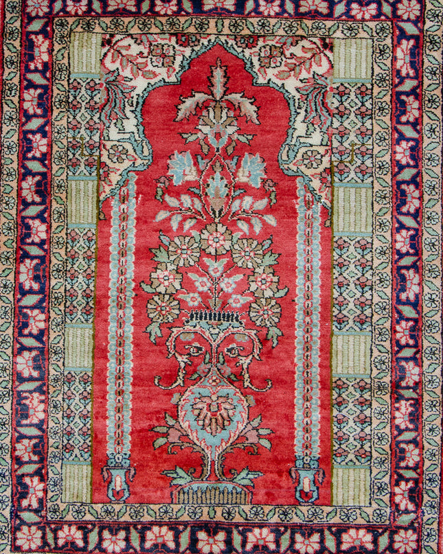 Regular silk carpet, size: 2 feet by 3 feet