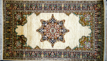 Regular silk carpet, size: 3 feet by 5 feet