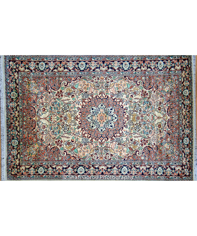Regular silk carpet, size: 3 feet by 5 feet