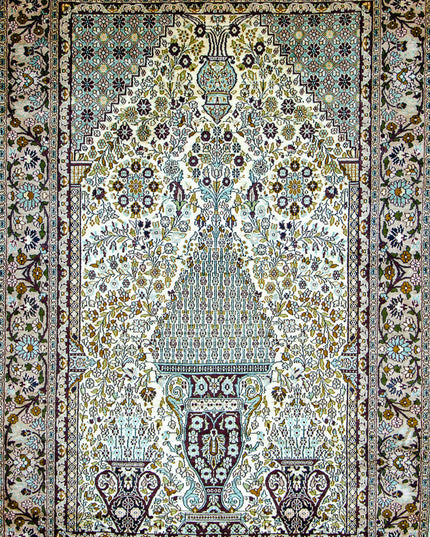 Regular silk carpet, size: 4 feet by 6 feet