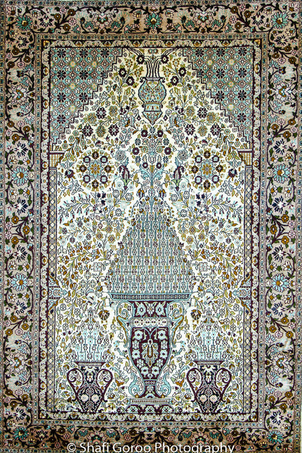 Regular silk carpet, size: 4 feet by 6 feet