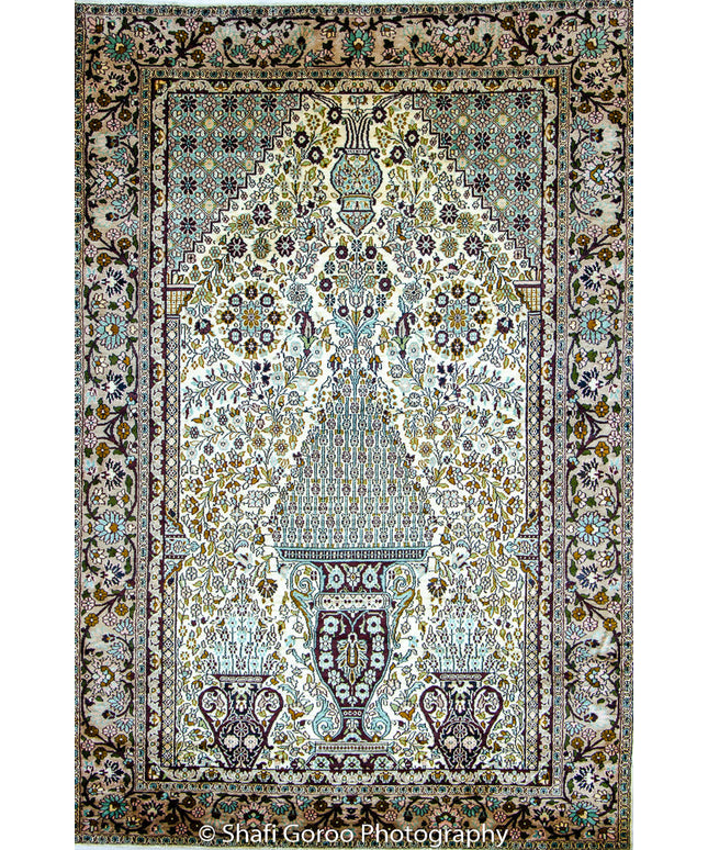 Regular silk carpet, size: 4 feet by 6 feet