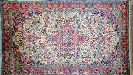 Regular silk carpet, size: 3 feet by 5 feet
