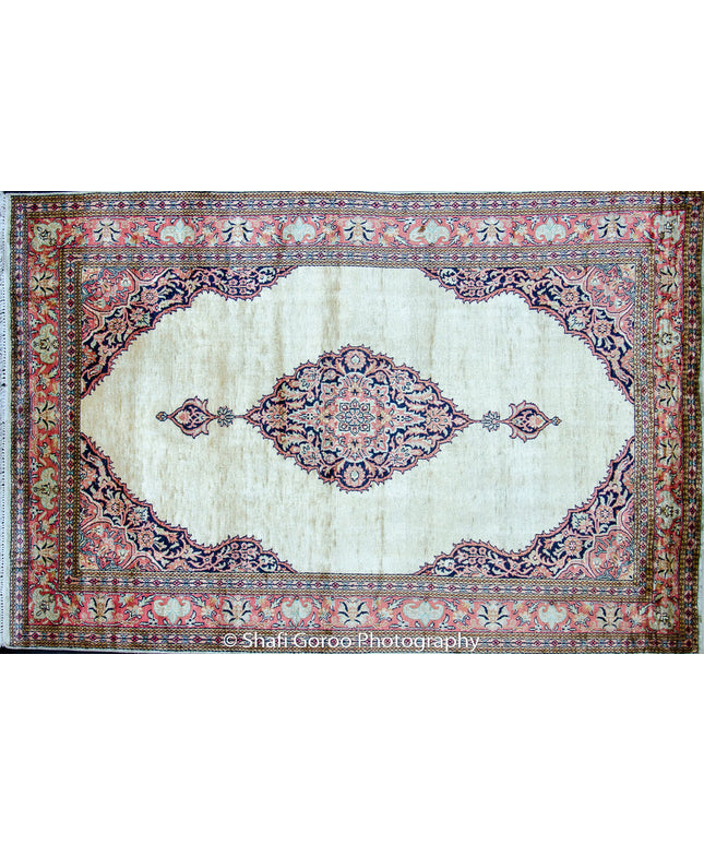 Regular silk carpet, size: 4 feet by 6 feet