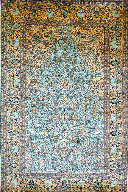 Regular silk carpet, size: 4 feet by 6 feet