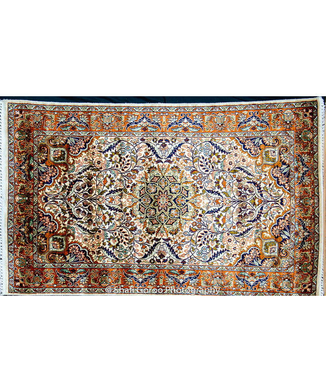 Regular silk carpet, size: 3 feet by 5 feet