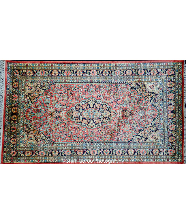 Regular silk carpet, size: 3 feet by 5 feet