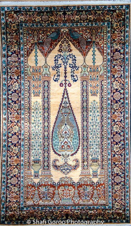 Regular silk carpet, size: 3 feet by 5 feet