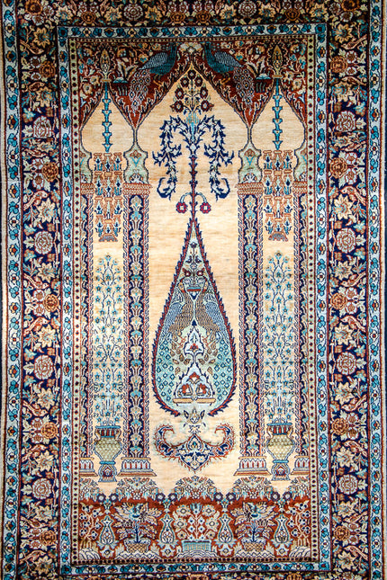 Regular silk carpet, size: 3 feet by 5 feet