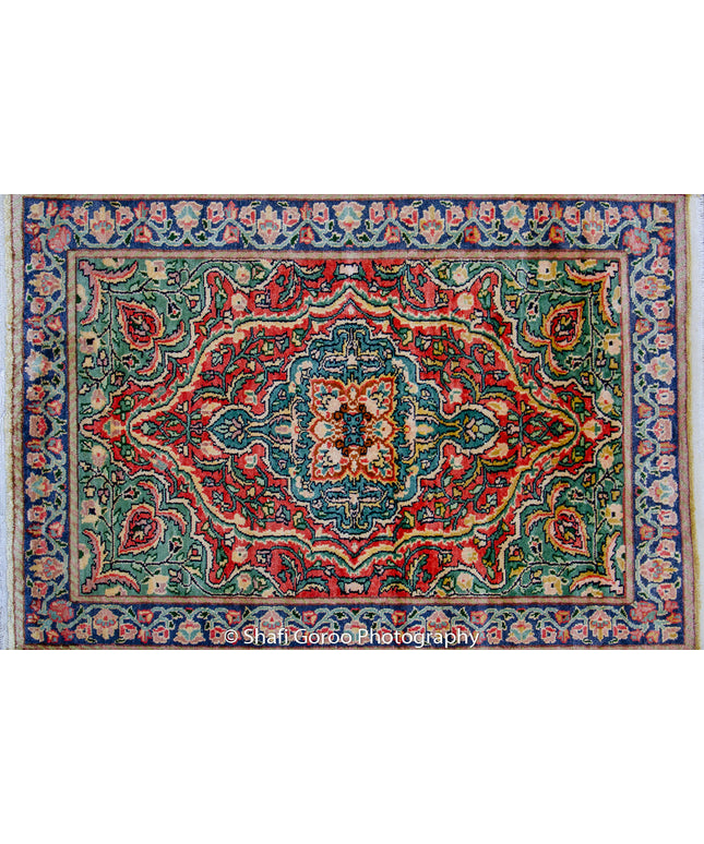 Regular silk carpet, size: 2 feet by 3 feet