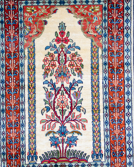 Regular silk carpet, size: 2 feet by 3 feet