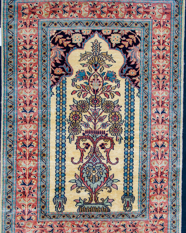 Regular silk carpet, size: 2 feet by 3 feet