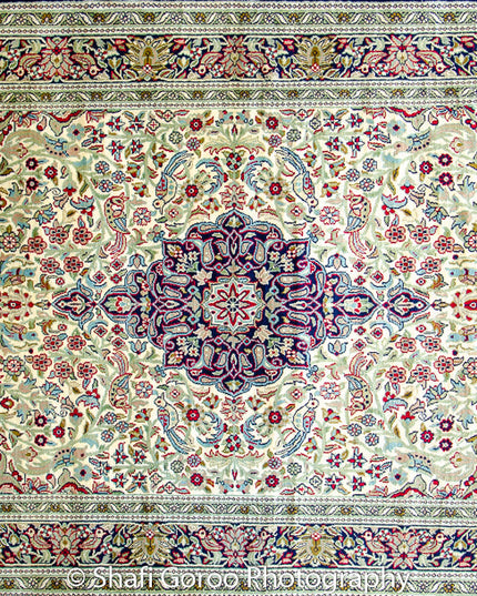 High knot silk on silk, size 2.5' x 4'