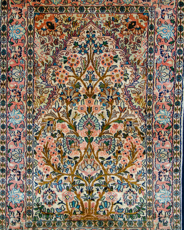 Regular silk carpet, size: 2 feet by 3 feet