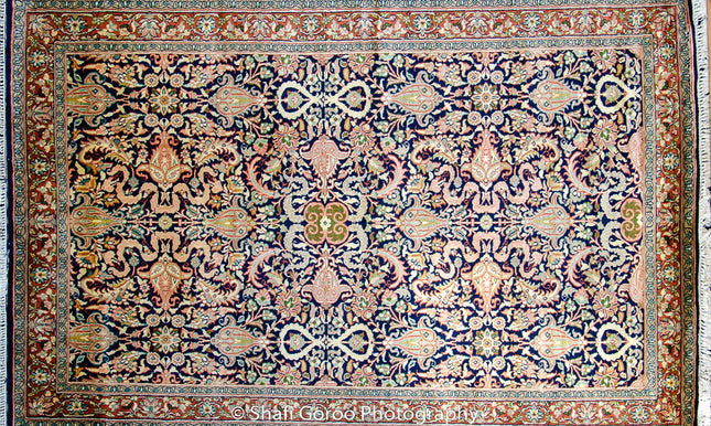 High knot silk on silk, size 2.5' x 4'