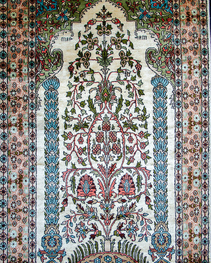 Regular silk carpet, size: 2 feet 6 inches by 4 feet