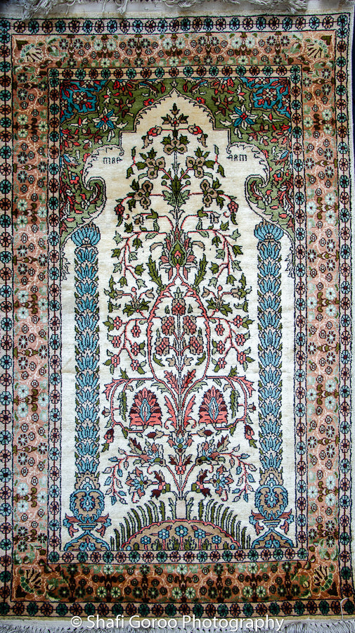 Regular silk carpet, size: 2 feet 6 inches by 4 feet