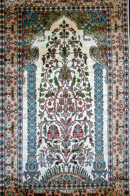 Regular silk carpet, size: 2 feet 6 inches by 4 feet